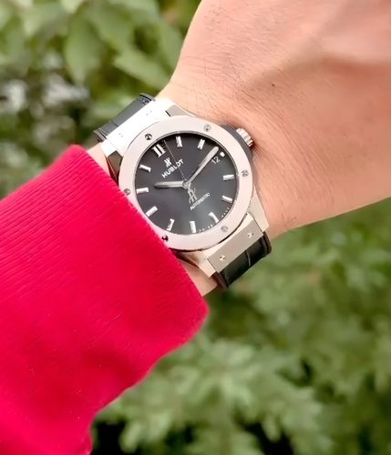 Hublot Classic Fusion 43mm 581.NX.7071.LR Men's Leather Strap photo review