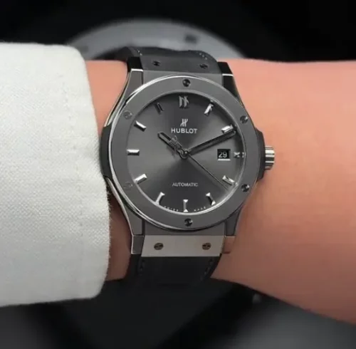 Hublot Classic Fusion 43mm/42mm/45mm Men's 511.NX.7071.LR Silver-tone Leather Strap photo review