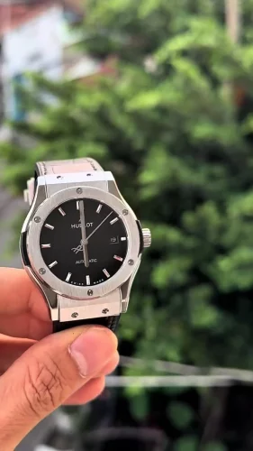 Hublot Classic Fusion 43mm/42mm/45mm Men's 511.NX.1171.LR/542.NX.1171.LR Silver-tone Black Dial photo review